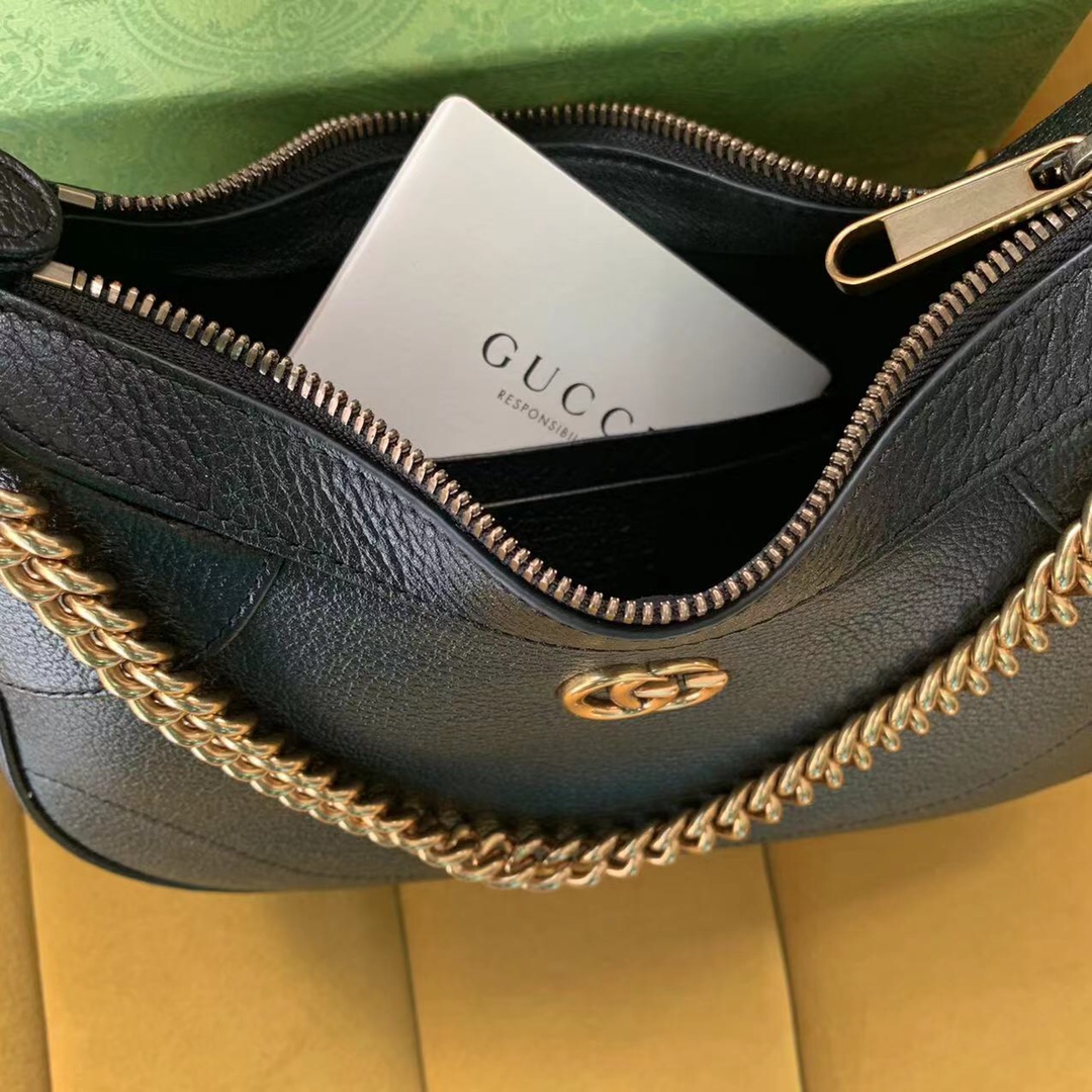 GUCCI Aphrodite small shoulder bag in Black Leather