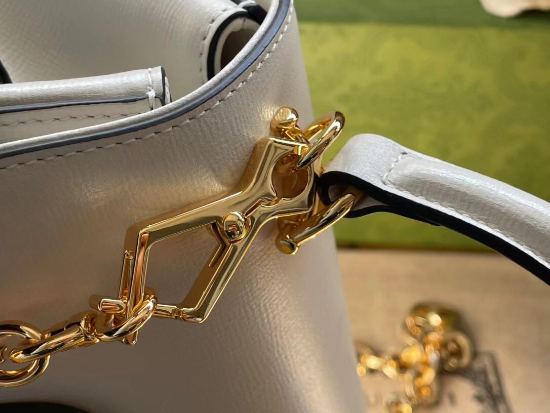 Gucci Horsebit 1955 mini bag in white leather