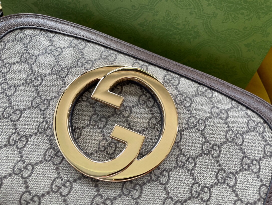 Gucci Blondie shoulder bag in brown leather 699268