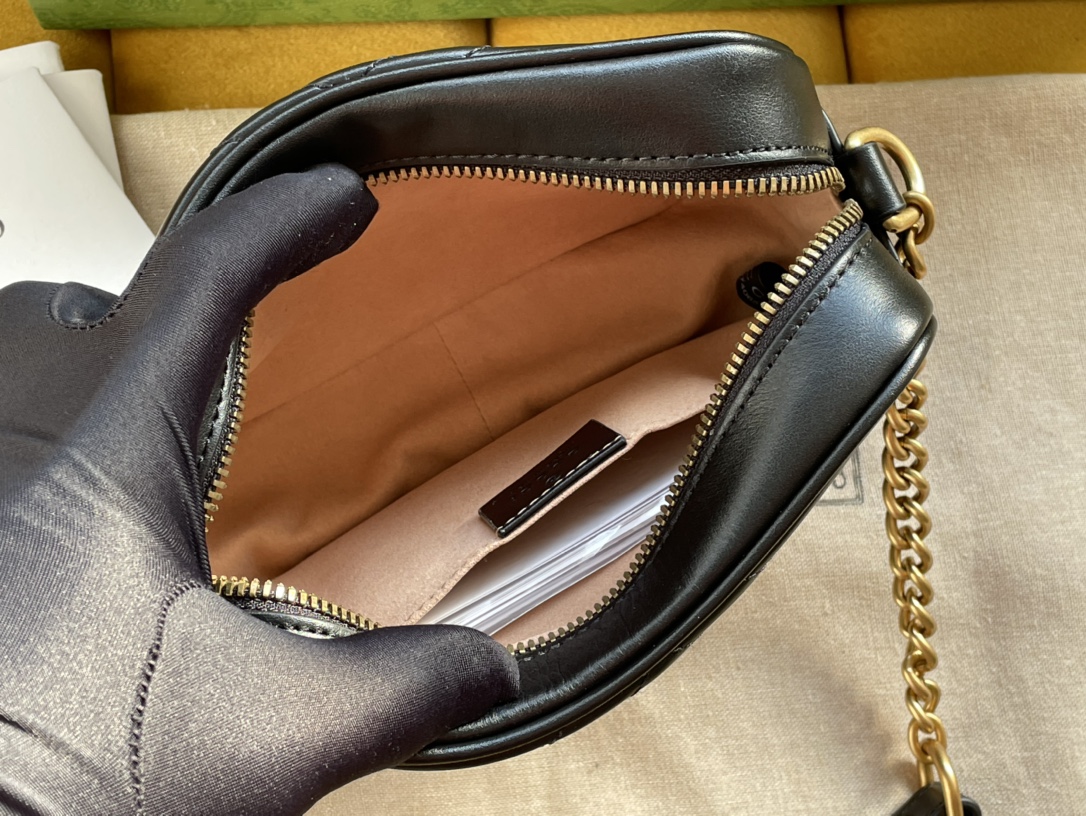 Black Leather GG Marmont Matelassé Mini Bag Zip