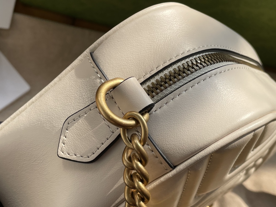 White Leather GG Marmont Matelassé Small Bag Zip