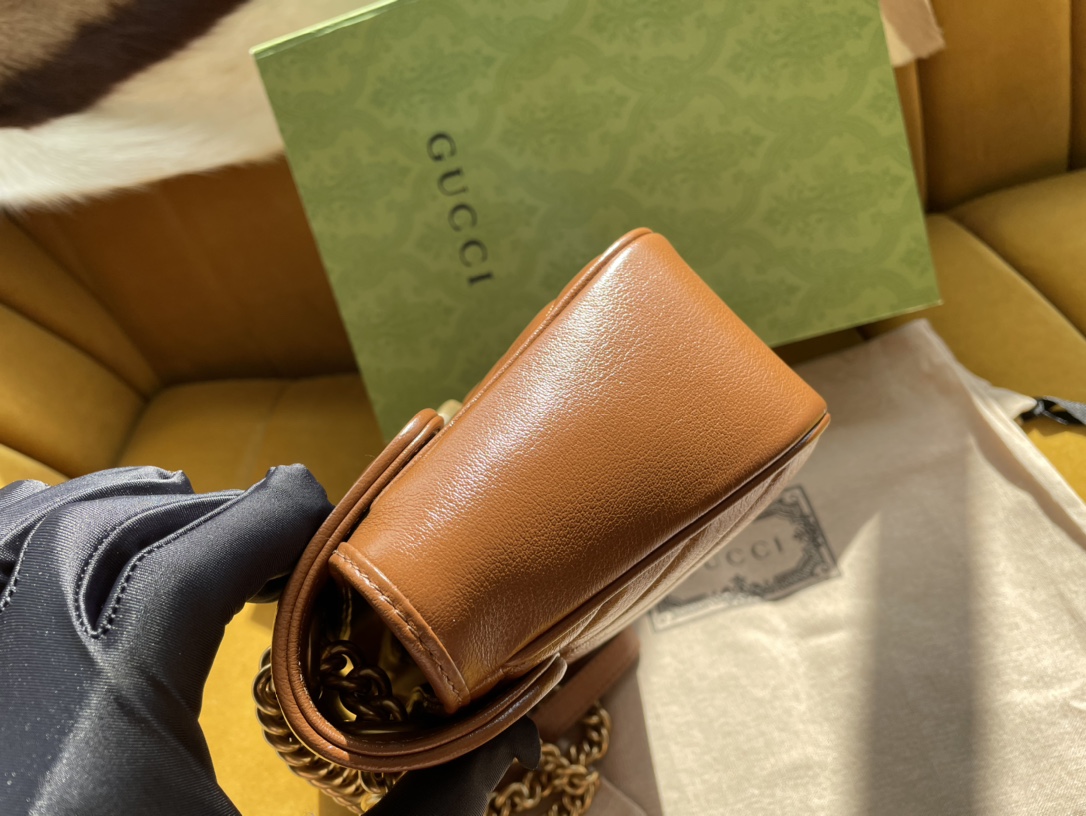 GG Marmont Small Shoulder Bag Matelassé - Gucci brown 