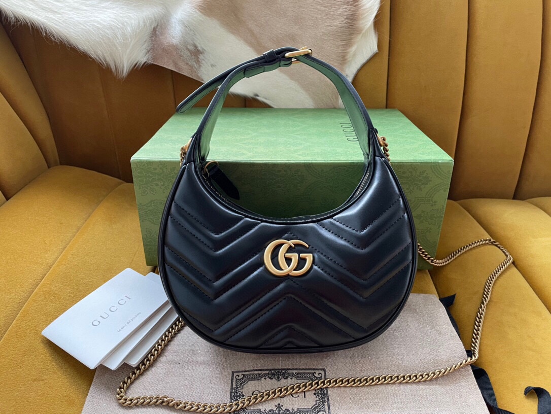 GG Marmont half-moon-shaped mini bag Black